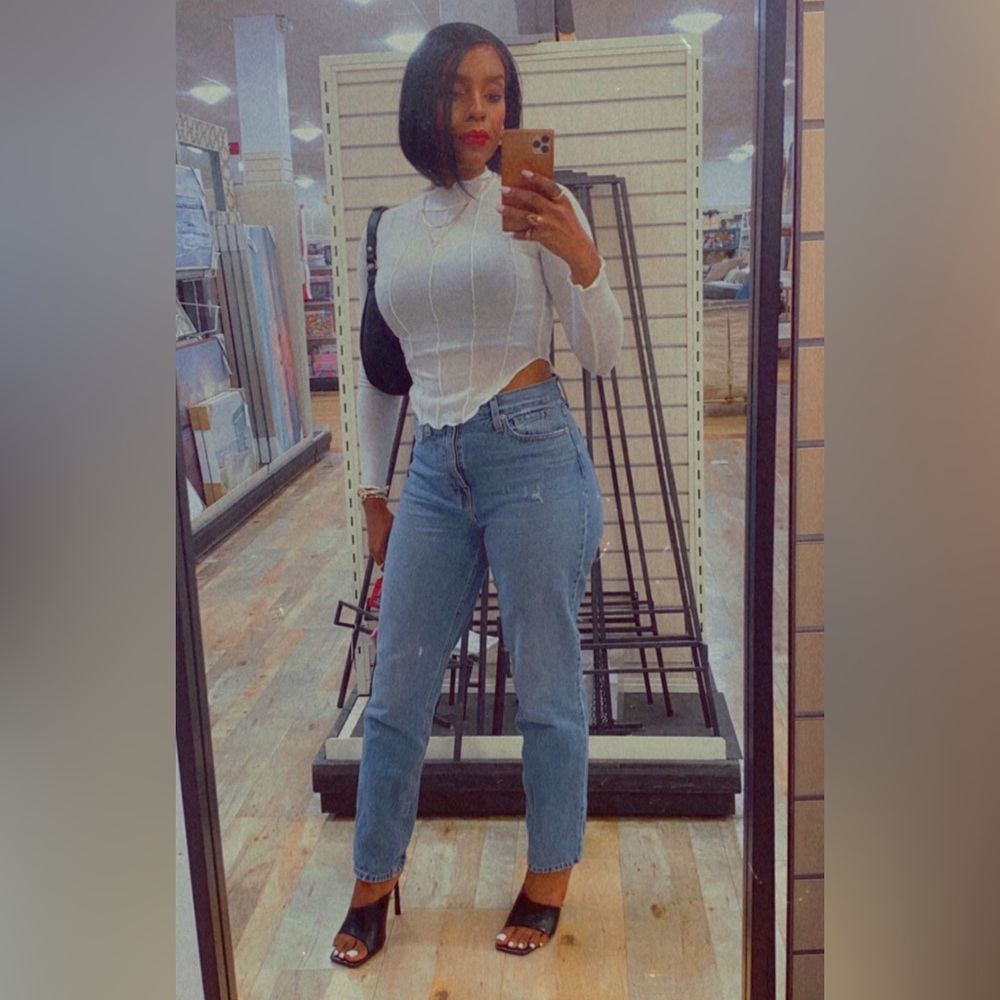 High Rise Mom Jeans 👖✨ - Picture 5 of 16